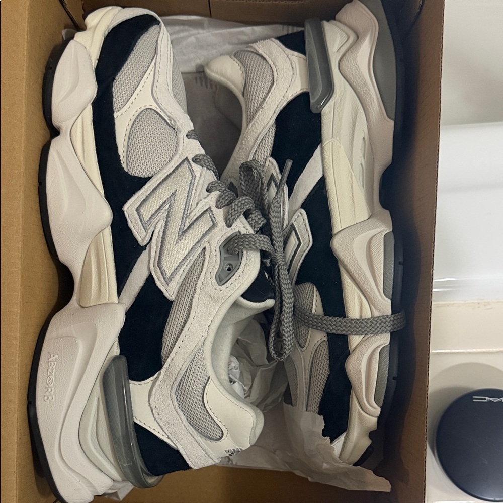 9060 New Balance Black, White, and Gray